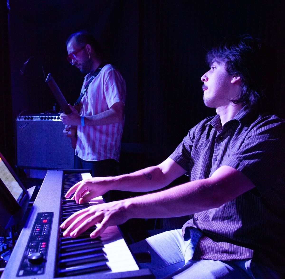 Smile Aisle performing live